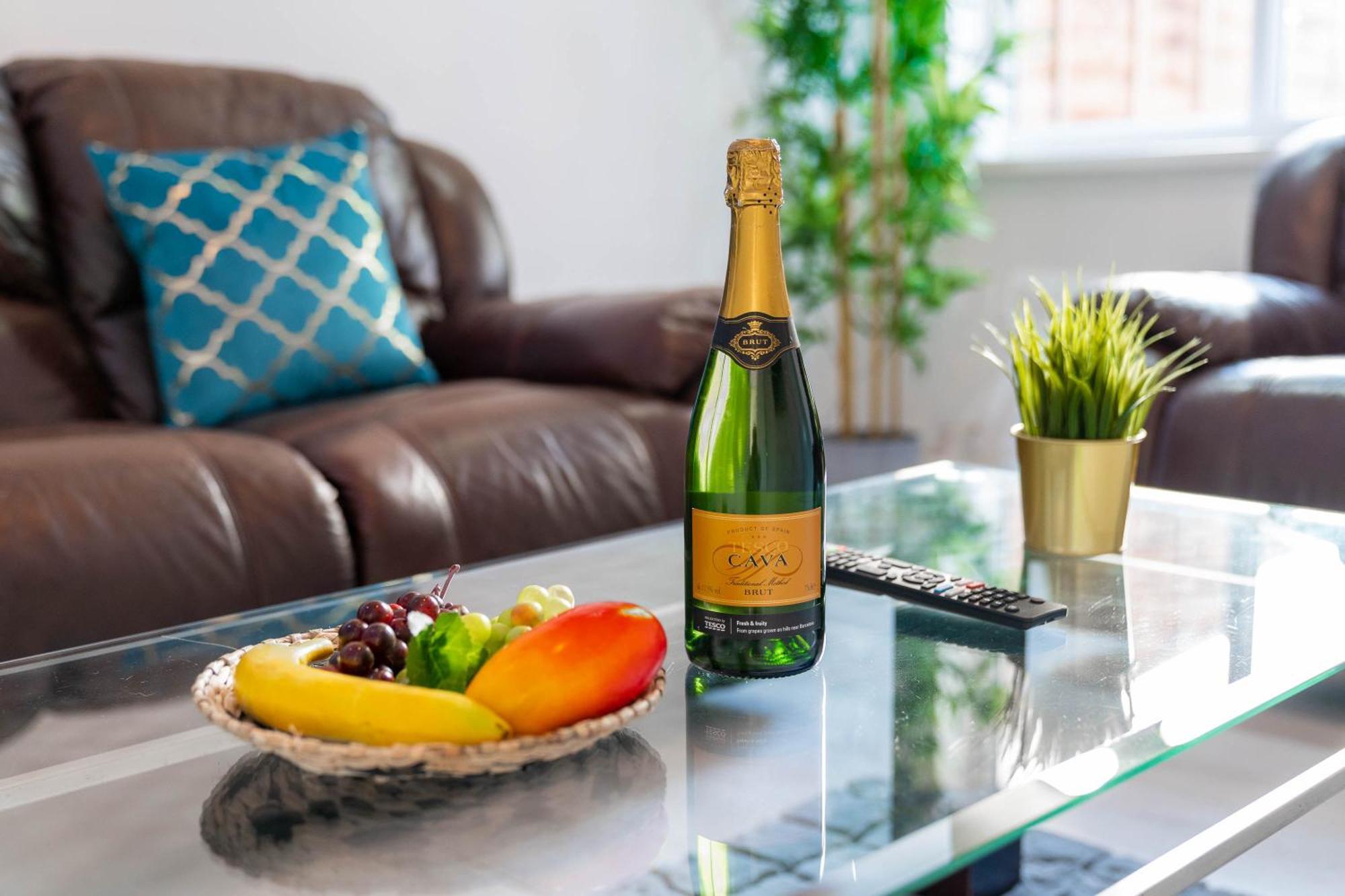 Five Bedroom Townhouse - Near City Centre - Edgbaston - On Street Parking - Wifi - Netflix - 974P Birmingham Luaran gambar